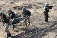 На Донбассе украинский военный получил пулевое ранение