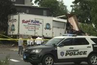 В США мужчина похитил грузовик, застрелил 2 человек и умер сам от пули полицейских