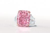 Редчайший розовый бриллиант может уйти с молотка в Гонконге за 38 миллионов долларов