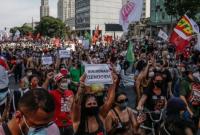 На протестах в Бразилии требуют импичмента президента