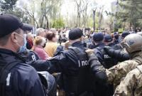 В Одессе между правоохранителями и участниками акции "Бессмертный полк" произошло столкновение: есть задержанные