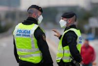Испания обязала повсюду носить маски