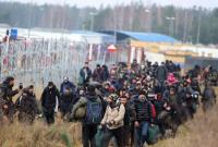 Власти Беларуси заявили, что обнаружили COVID-19 у мигранта на границе с Польшей и начали вакцинацию беженцев