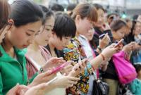 В Китае запретили звездам хвастаться роскошью в соцсетях