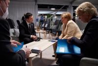 Меркель и Зеленский обсудили ситуацию на Донбассе и границе с Россией