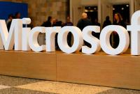 Глава Microsoft продал почти половину акций компании