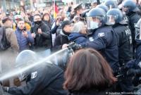 Коронавирус: в немецком Лейпциге полиция разогнала противников карантинных ограничений