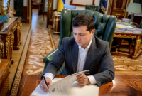 Зеленский подписал поправки в закон о статусе НАБУ