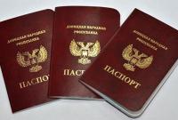 Принудительно выдавал псевдопаспорта: сотруднику "миграционной службы ДНР" сообщили о подозрении