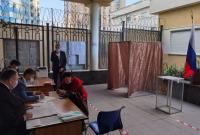 У Зеленского объяснили, почему в Украине не запретили работу избирательных участков РФ