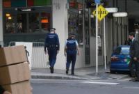 В Новой Зеландии вооруженный мужчина напал посетителей ТЦ, власти заявили о теракте