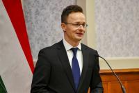 Венгрия получила первую партию российской COVID-вакцины