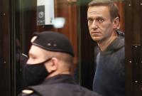 Срок для Навального: оппозиционер попросил жену не грустить и нарисовал сердечко