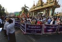 В Мьянме на масштабном протесте применили огнстрельное оружие: есть погибшие