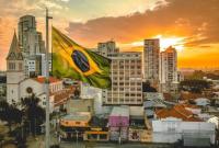 Критический уровень заболеваемости: в столице Бразилии вводят локдаун