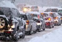 Снег, метели и гололед: водителей предупреждают об опасности на Западе страны