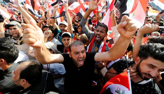 В Багдаде тысячи протестующих ворвались в президентский дворец