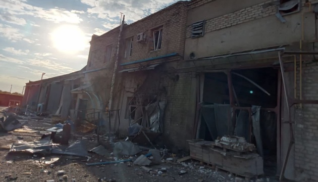 Враг снова обстрелял Славянск – повреждены многоэтажки