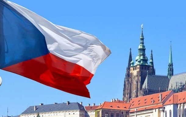 МИД Чехии выступил за введение запрета ЕС на выдачу виз россиянам