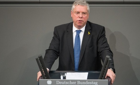 В Бундестаге заявили, что Германия должна поставить Украине тяжелое вооружение