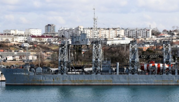 На место затопления крейсера «москва» рф отправила 110-летнее спасательное судно