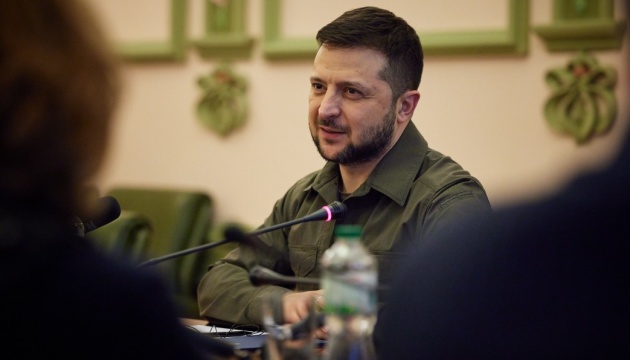 Зеленский присвоил звание Героя Украины шестерым защитникам