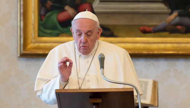 Папа Римский призвал на Рождество молиться за мир в Украине