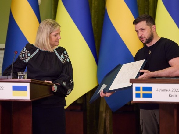 Премьер Швеции привезла в Киев письмо о признании Запорожской Сечи как независимого государства