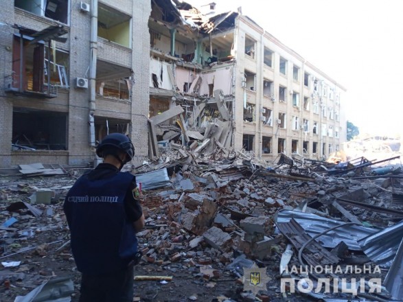 Ночные вражеские удары по Харькову: полиция показала последствия