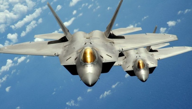 Штаты перебрасывают в Польшу шесть истребителей пятого поколения F-22