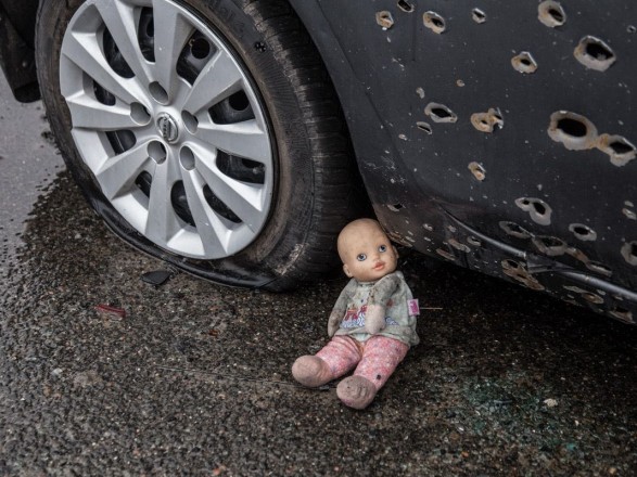 Оккупанты ранили в Украине по меньшей мере 693 ребенка