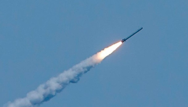 На Львовщине над Золочевом сбили российскую ракету