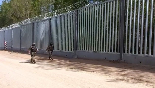 Польша завершает строительство стены на границе с беларусью