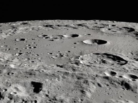 Китайский космический аппарат нашел "двойное доказательство" существования воды на Луне