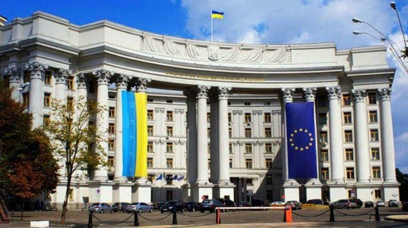 Немедленно нужен шестой пакет санкций: Украина резко отреагировала на указ о выдаче российских паспортов жителям Запорожской и Херсонской областей