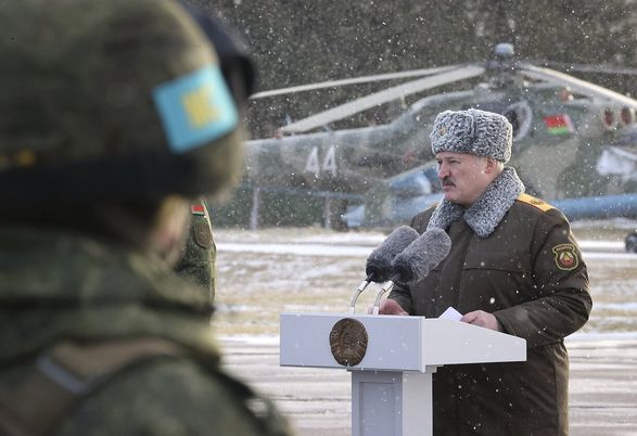 лукашенко распорядился немедленно создать оперативное командование сил беларуси вблизи украинской границы