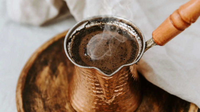 Как сварить кофе в турке с густой пеной: три главных правила