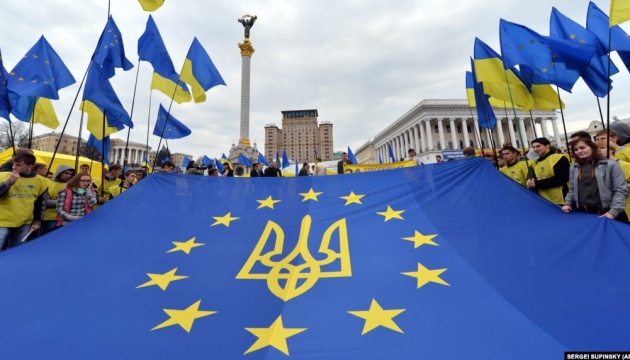 Франция выступает за быструю процедуру получения Украиной статуса кандидата в ЕС