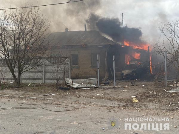 На Київщині внаслідок ворожого обстрілу почалися пожежі (ФОТО)