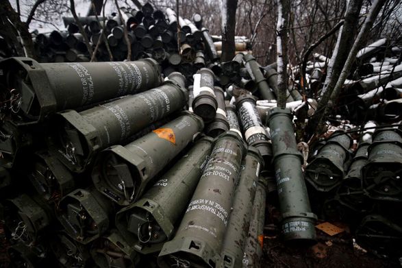 Болгария не будет передавать танки Украине: вместо этого отправит боеприпасы и стрелковое оружие