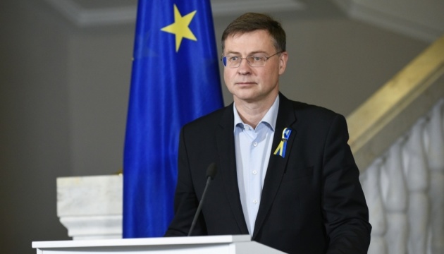 Домбровскис: Мы не можем позволить одной стране сорвать предоставление Украине €18 миллиардов