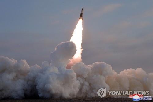 КНДР запустила межконтинентальную баллистическую ракету