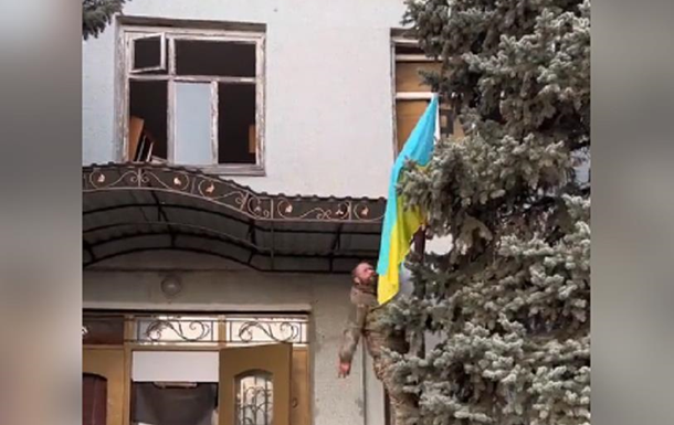 В Чкалово на Херсонщине установили украинский флаг
