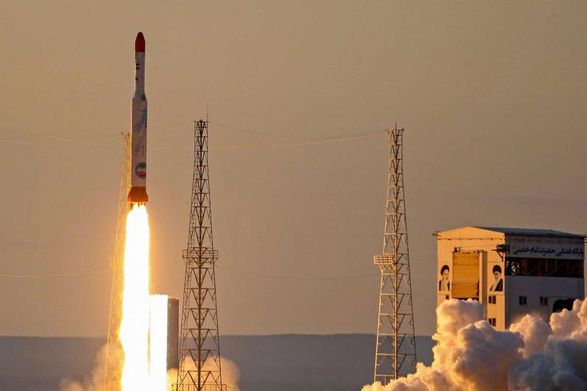 Иран осуществил запуск ракеты-носителя спутника