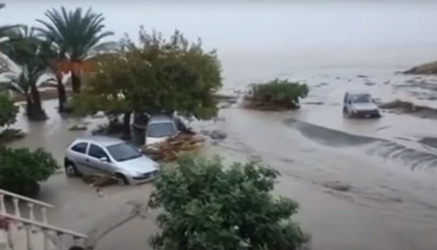На Крит обрушился разрушительный шторм, есть погибшие
