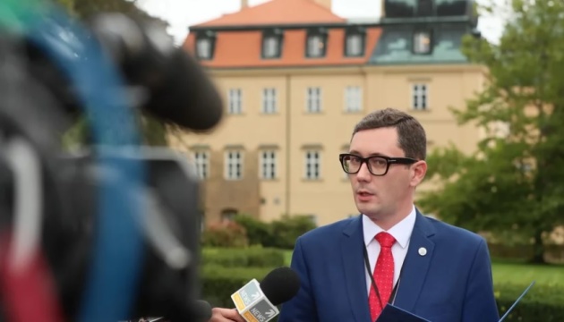 Пресс-секретарь президента Чехии женился на украинской беженке - СМИ
