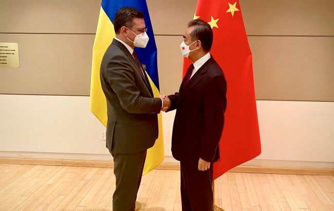 Глава МИД Китая поддержал суверенитет и территориальную целостность Украины, - Кулеба