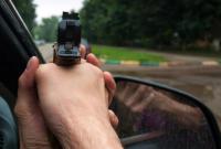 Не поділили правила дорожнього руху: У Дніпрі біля ТРЦ конфлікт водіїв закінчився стріляниною