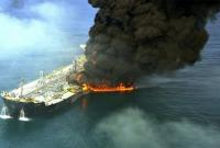 Есть угроза экокатастрофы. У берегов Нигерии взорвалось судно с нефтью