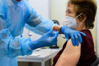 Шмыгаль: почти 50% взрослого населения Украины вакцинировалось от коронавируса